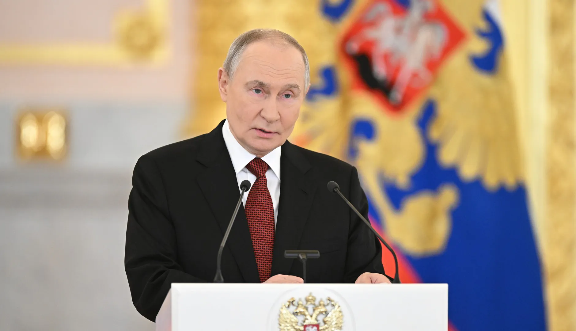 Путин наградил технолога и машиниста из Воронежской области почетными званиями