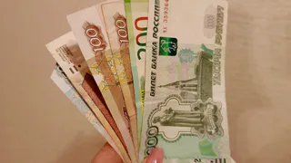 Кому и на сколько увеличат зарплаты с 1 октября: полный список профессий