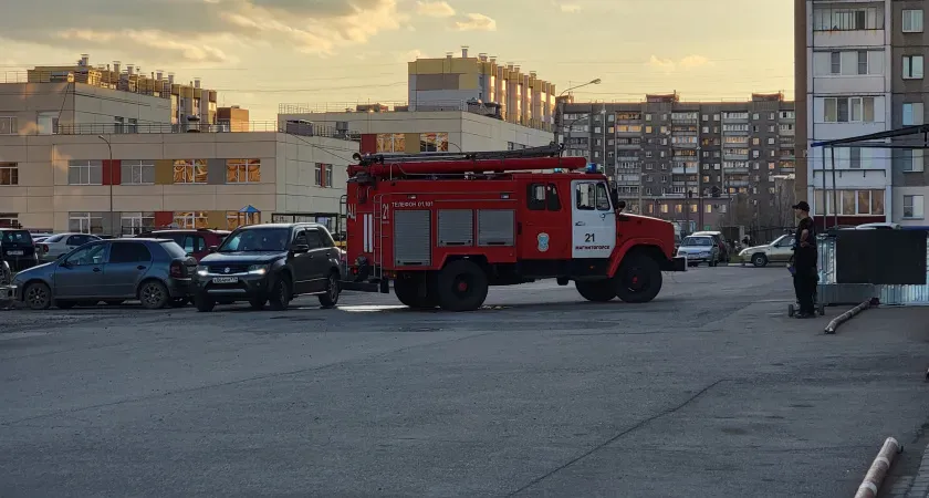 В Воронежской области пожилая женщина пострадала от пламени пожара