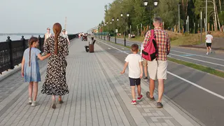 Базовый гардероб на лето 2026: 13 вещей, которые всегда выглядят «дорого» и делают образ стильным без усилий