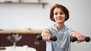 Кардиохирурги советуют: не ходите с палками - есть 5 упражнений для сердца после 65 лет - и ноги не болят