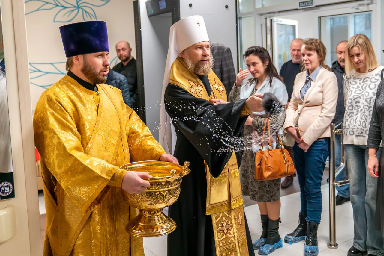 Митрополит Воронежский и Лискинский Леонтий освятил радиотерапевтический корпус областного онкодиспансера