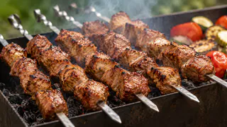 Шашлык в духовке из свиной шейки: сочный и ароматный, как с мангала