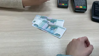 В Воронежской области иностранный гражданин попытался передать деньги полицейскому