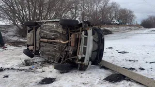 В Лискинском районе водитель "Лады" врезался в столб и попал в больницу
