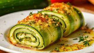 Вместо рулета с крабовыми палочками теперь готовлю на Новый год эту вкусноту с кабачками и чесночком