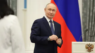 Президент России Владимир Путин наградил многодетных родителей из Воронежской области