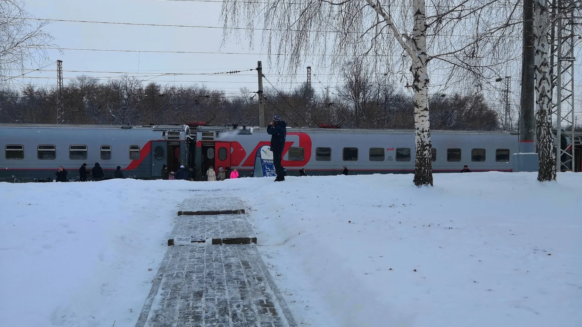 Когда я вошел в купе, на моем месте уже стелилась суровая женщина с верхней полки, или Новый год в поезде. Отзыв туриста